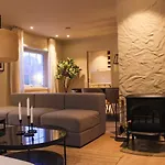 Luxury In The Heart Of Reine, Lofoten 度假居 雷讷