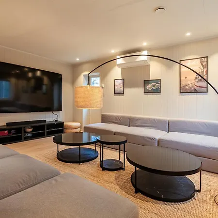 Luxury In The Heart Of Reine, Lofoten *