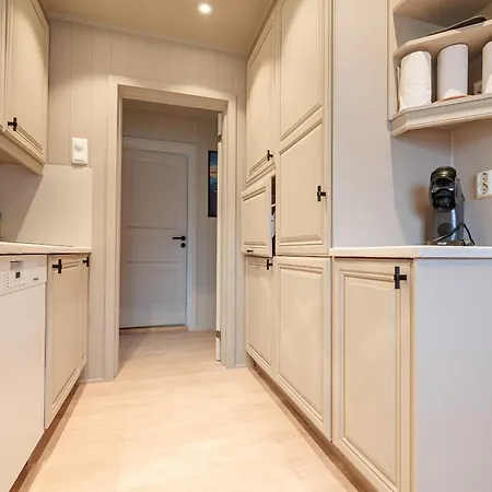 Luxury In The Heart Of Reine, Lofoten Holiday home *