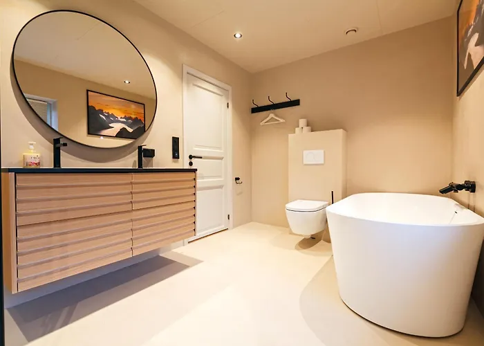 Luxury In The Heart Of Reine, Lofoten Tatil Evi